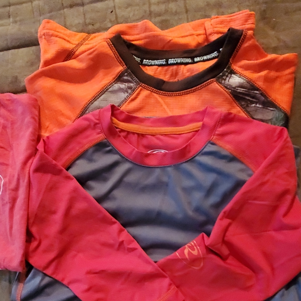 3 shirts - Picture 3 of 6